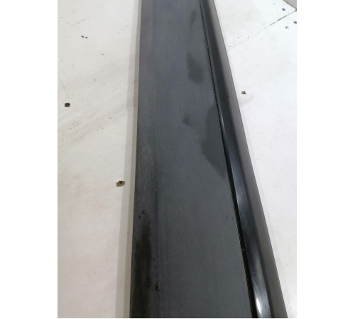 Накладка двери передняя левая нижняя, молдинг