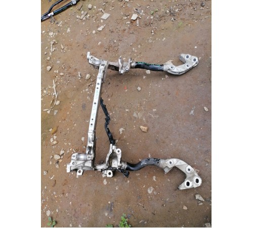 Балка передняя , подрамник