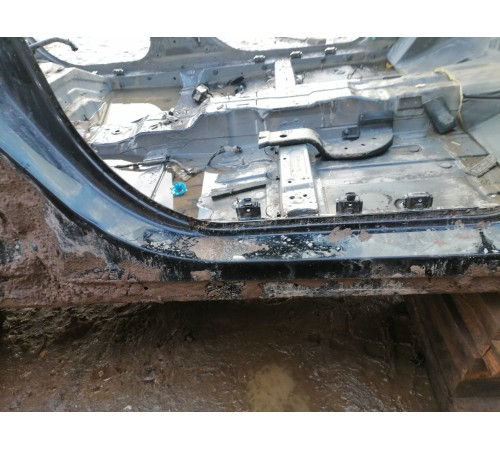 Порог правый