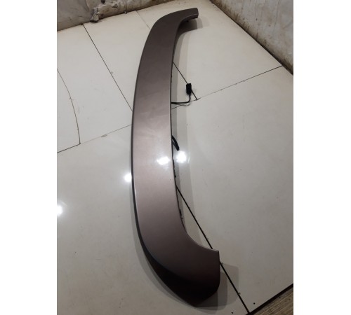 Спойлер крышки багажника