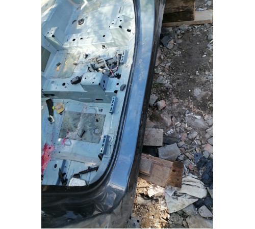 Порог с центральной стойкой левый