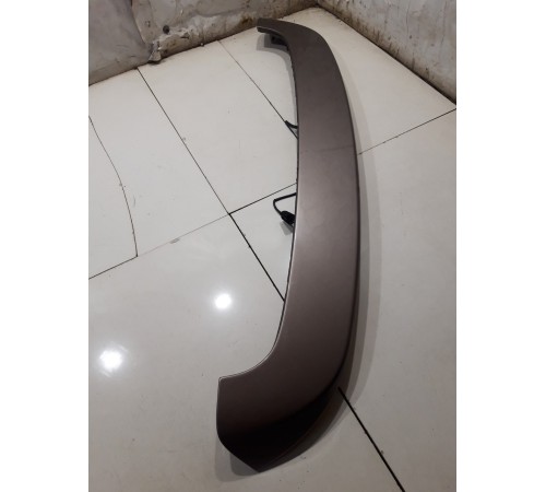 Спойлер крышки багажника