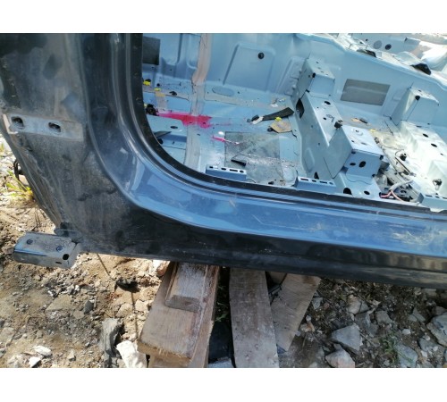 Порог с центральной стойкой левый