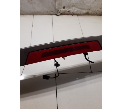 Спойлер крышки багажника