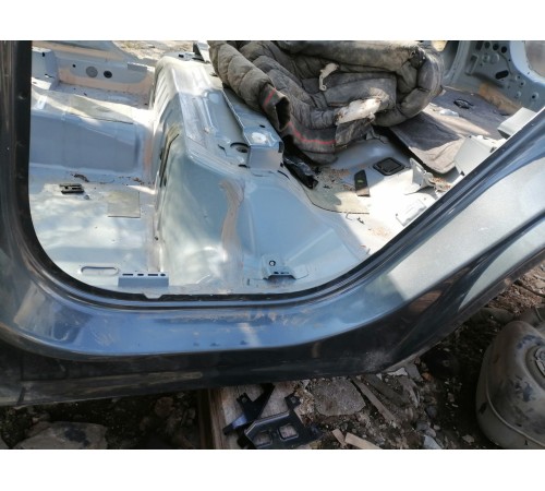 Порог с центральной стойкой левый