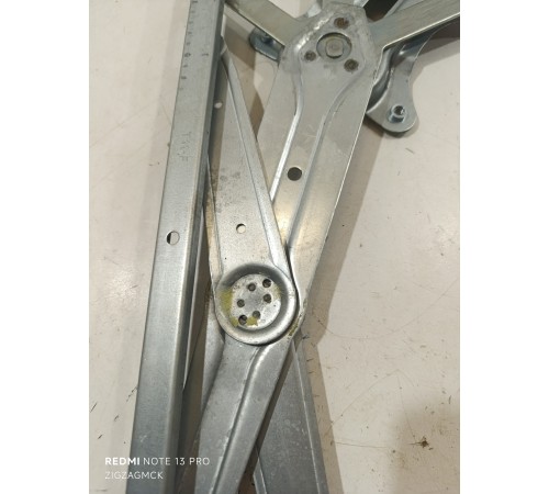 Стеклоподъемник двери передней правой