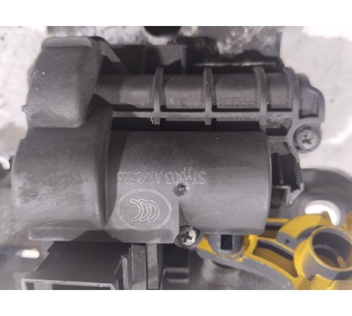 Замок крышки багажника