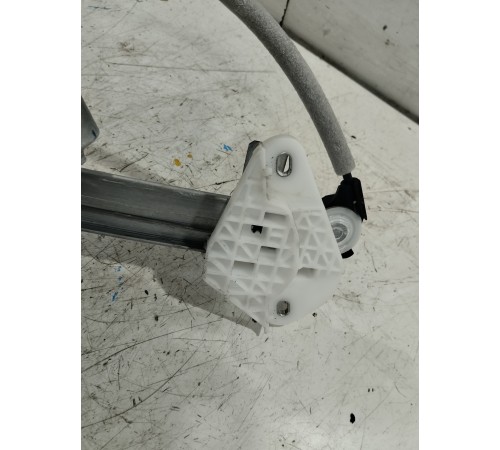 Стеклоподъемник двери передний левый