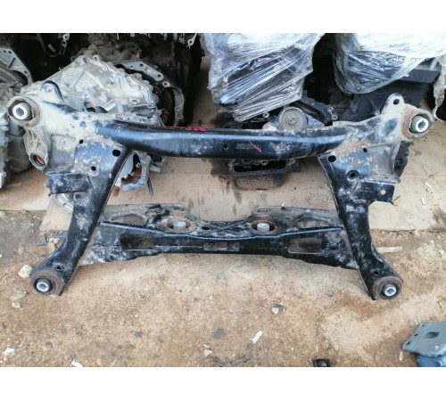 Балка подвески задняя , подрамник