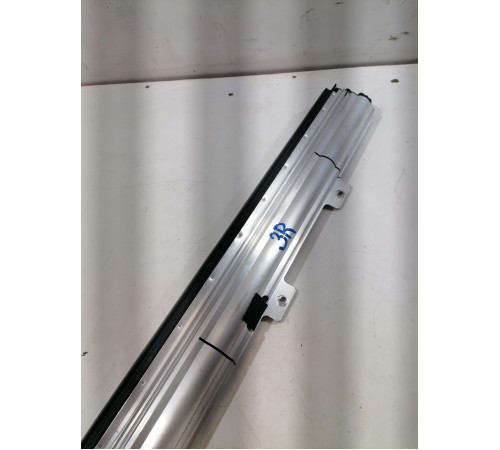 Шторка задняя правая