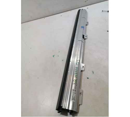 Шторка задняя правая