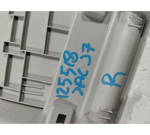 Обшивка центральной стойки правая верхняя