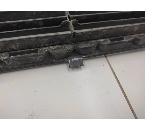 Решётка переднего бампера