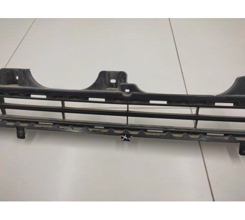 Решётка переднего бампера