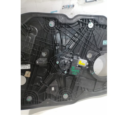 Стеклоподъемник электр. передний правый,