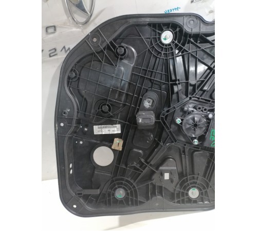 Стеклоподъемник электр. передний правый,