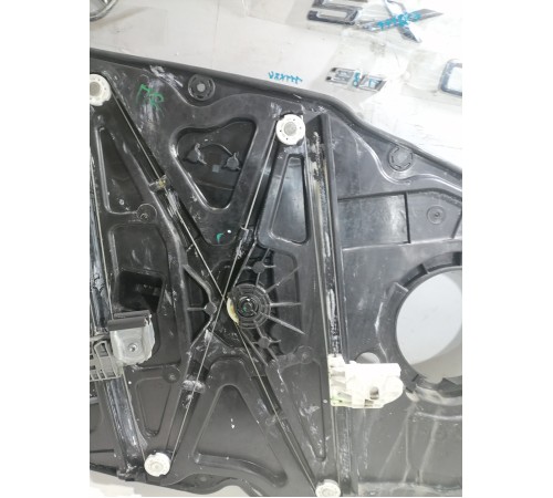 Стеклоподъемник электр. передний правый,