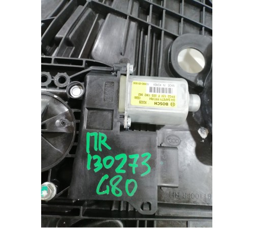 Стеклоподъемник электр. передний правый,