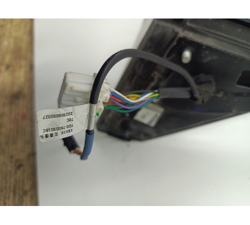 Зеркало левое