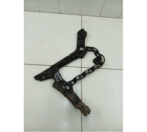 Кронштейн бампера задний правый