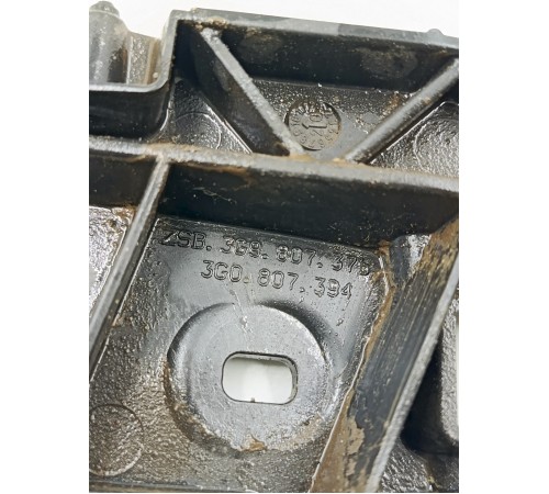 Кронштейн бампера задний правый