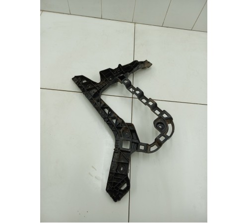 Кронштейн бампера задний правый