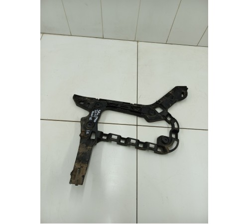 Кронштейн бампера задний правый