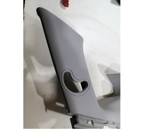 Обшивка багажника правая (верхняя)