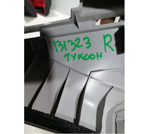 Обшивка багажника правая (верхняя)