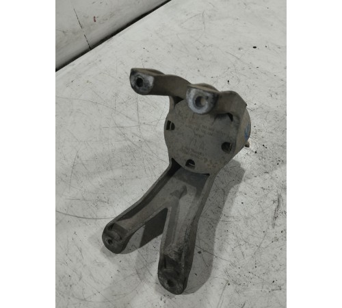 Подушка крепления двигателя задняя