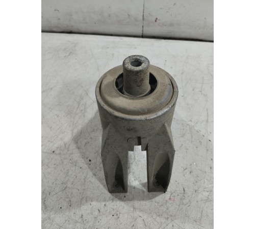 Подушка крепления двигателя задняя