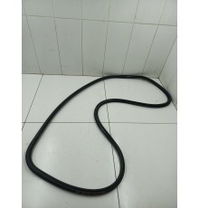 Уплотнитель двери передний правый