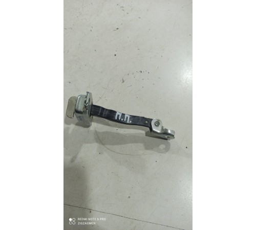 Ограничитель двери(передний правый)