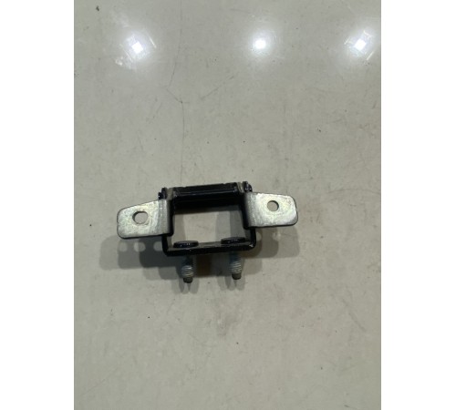 Петля багажника правая