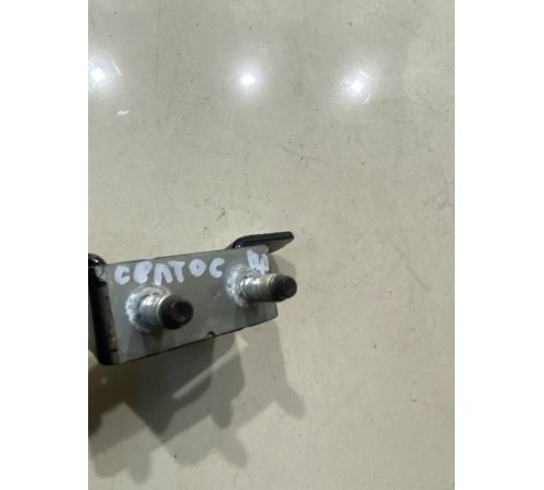 Петля багажника правая