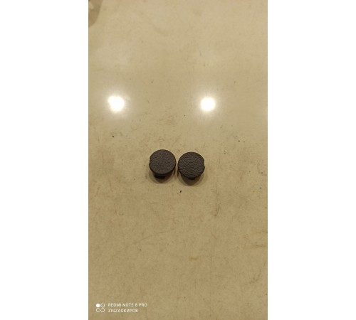 Заглушки крепления замка крышки багажника (2 шт)