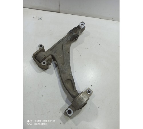 Рычаг подвески (передний, правый)