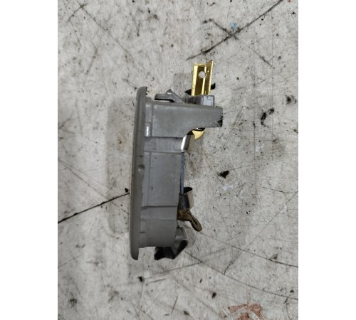 Плафон внутреннего освещения салона