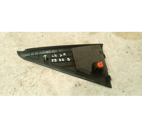 Уголок двери задней павой