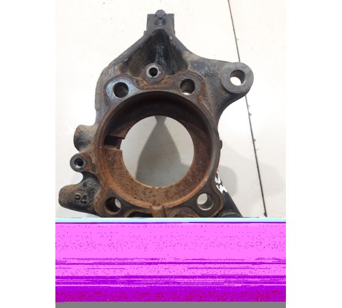 Поворотный кулак (передний, правый)