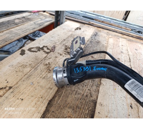 Горловина топливного бака