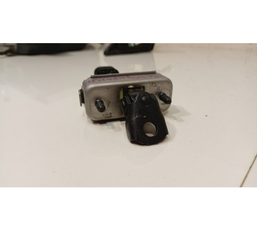 Ограничитель двери передней правой