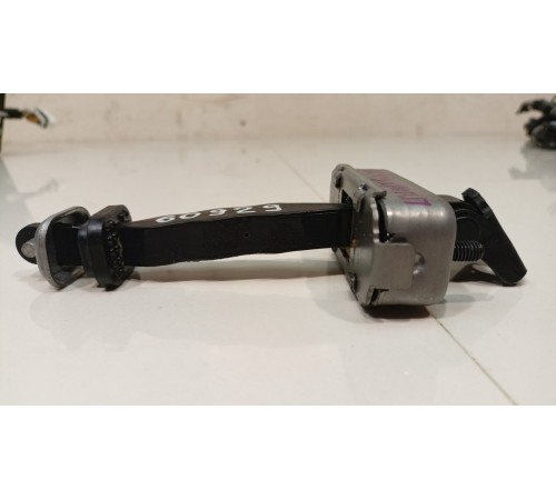 Ограничитель двери передней правой