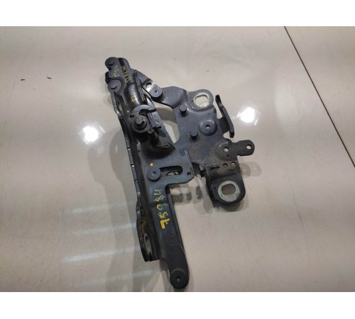 Петля капота (правая)