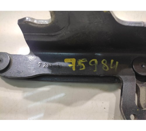 Петля капота (правая)