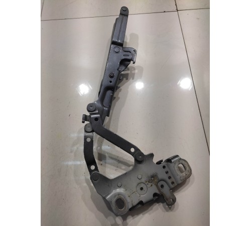 Петля капота (правая)