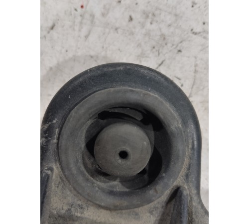 Кронштейн радиатора левый