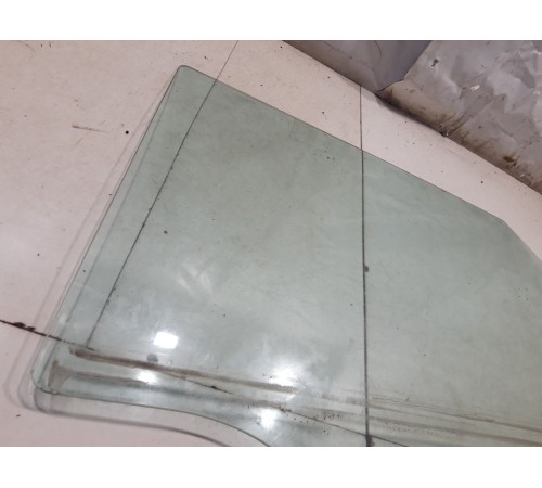Стекло двери (заднее, левое)