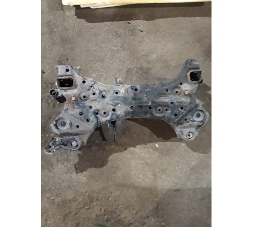 Подрамник передний