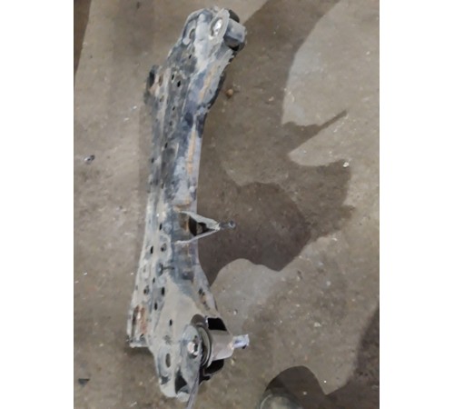 Подрамник передний